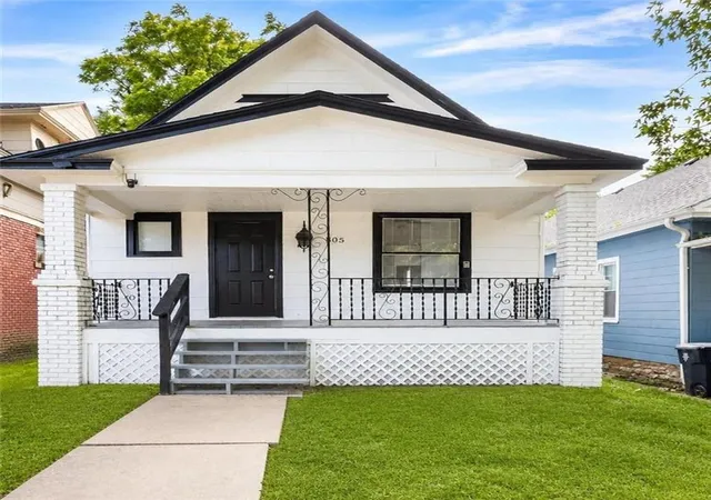 Photo 1 of Single family home for sale at 805 Spruce Ave, Kansas City, MO 64124 | MLS# 2628907 | Listing updated on 2026-08-15