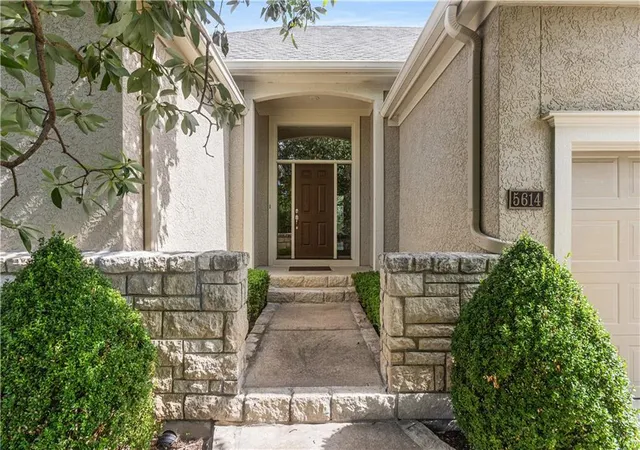 Homes for sale in Leawood, KS | 5614 W 131st Ter, Leawood, KS 66209 | MLS# 2628910