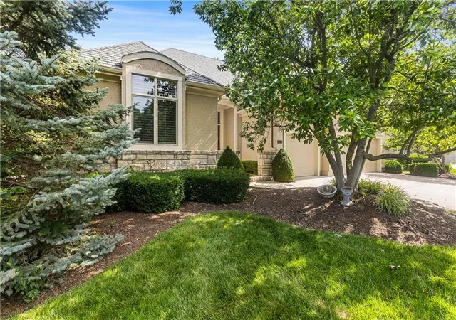 Homes for sale in Leawood, KS | 5614 W 131St Ter, Leawood, KS 66209 | MLS# 2628910