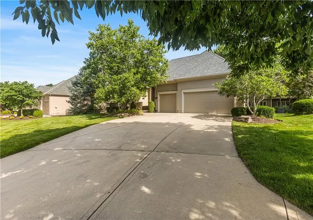 Homes for sale in Leawood, KS | 5614 W 131St Ter, Leawood, KS 66209 | MLS# 2628910
