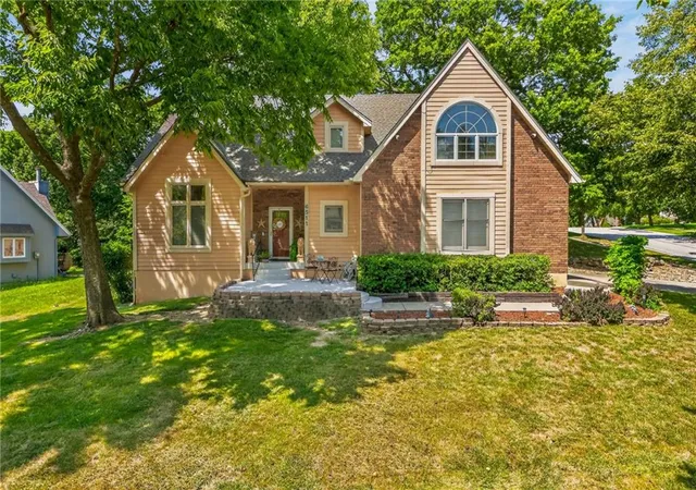 Photo 1 of Single family home for sale at 6511 Ridgeway Ave, Kansas City, MO 64133 | MLS# 2628912 | Listing updated on 2026-08-23