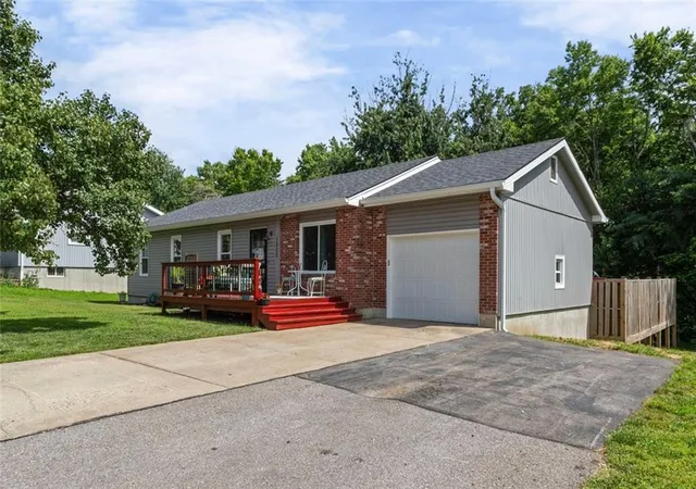 Homes for sale in Pleasant Hill, MO | 1000 Renee Lynde Dr, Pleasant Hill, MO 64080 | MLS# 2628933