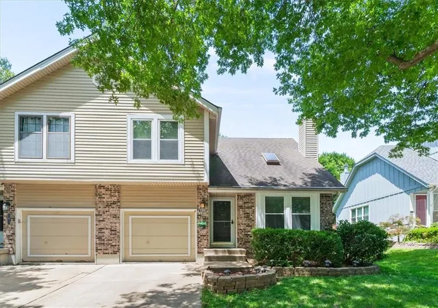 1st image of 11808 Oakmont St, Overland Park, KS 66210 | MLS# 2628935