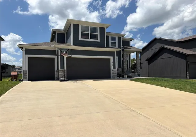 Photo 2 of Sale Pending at 1242 Hillmann Ln, Warrensburg, MO 64093 | MLS# 2628936 | Listing updated on 2026-09-15