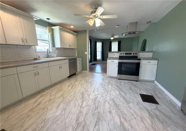 2nd image of 1304 Jackson St, Chillicothe, MO 64601 | MLS# 2628939