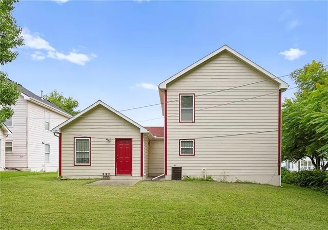 Homes for sale in Kansas City, MO | 2005 E 34th St, Kansas City, MO 64109 | MLS# 2628941