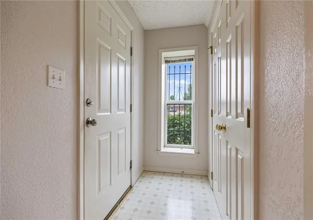Homes for sale in Kansas City, MO | 2005 E 34Th St, Kansas City, MO 64109 | MLS# 2628941