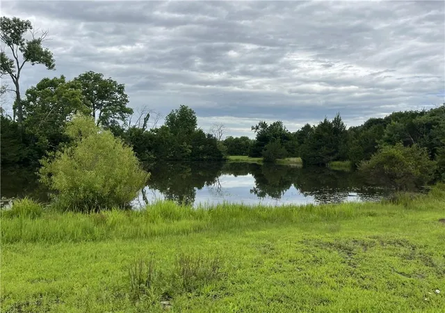 3rd image of 40162 Harmony Rd, Fontana, KS 66026 | MLS# 2628947