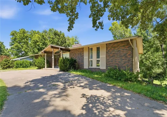 3rd image of 1341 S Mulberry St, Ottawa, KS 66067 | MLS# 2628951
