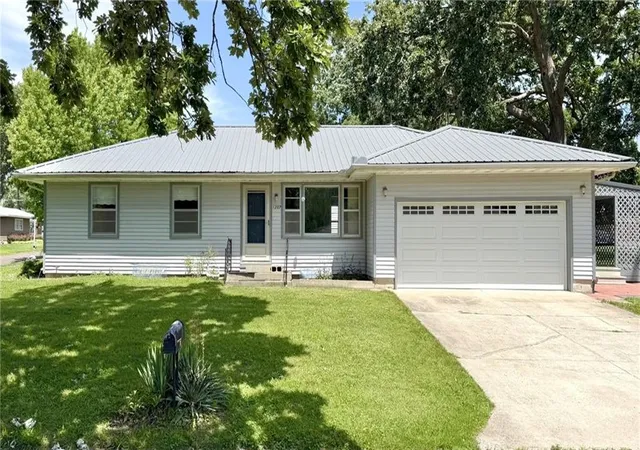 Photo 1 of Single family home for sale at 1207 Scott St, Trenton, MO 64683 | MLS# 2628954 | Listing updated on 2026-07-20