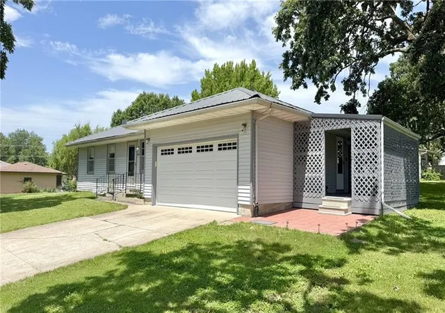 Photo 3 of Single family home for sale at 1207 Scott St, Trenton, MO 64683 | MLS# 2628954 | Listing updated on 2026-07-20