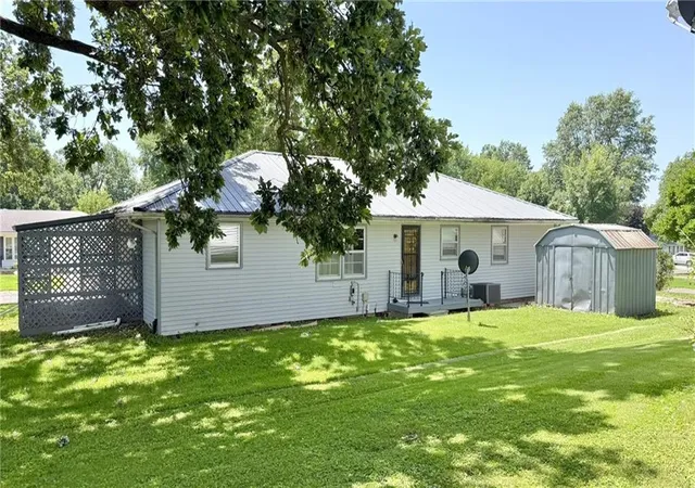 Photo 4 of Single family home for sale at 1207 Scott St, Trenton, MO 64683 | MLS# 2628954 | Listing updated on 2026-07-20