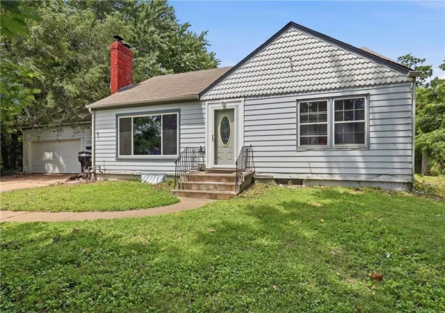 1st image of 3321 Blue Ridge Blvd, Independence, MO 64052 | MLS# 2628961