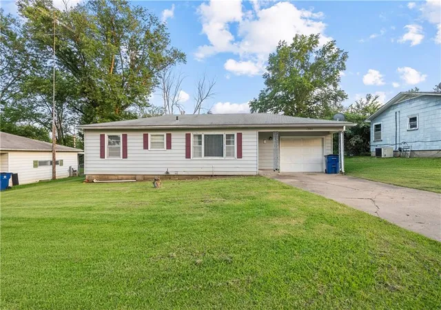1st image of 1305 Hibbard St, Coffeyville, KS 67337 | MLS# 2628964