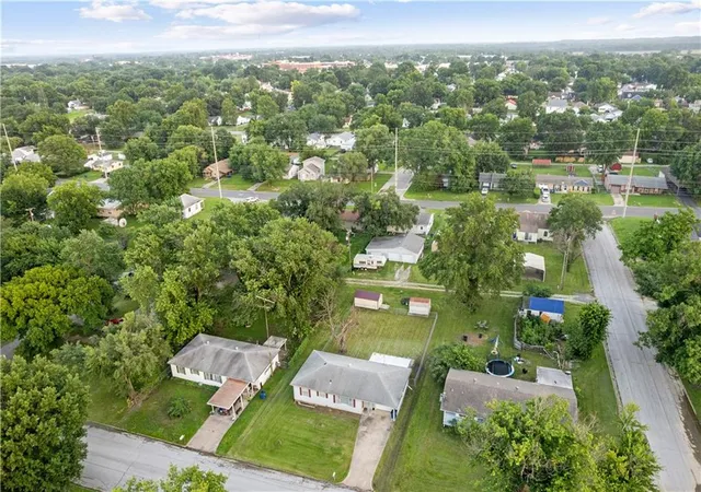 5th image of 1305 Hibbard St, Coffeyville, KS 67337 | MLS# 2628964