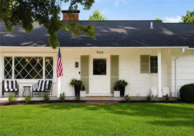 2nd image of 9614 Mohawk Dr, Overland Park, KS 66206 | MLS# 2628973