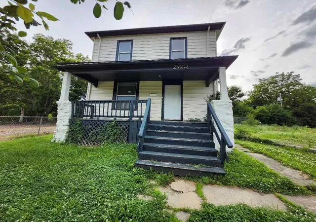 1st image of 2920 Garfield Ave, Kansas City, MO 64109 | MLS# 2628975
