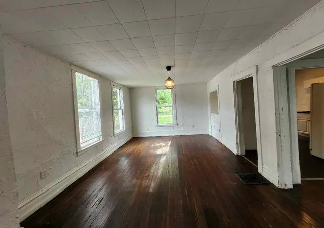 4th image of 2920 Garfield Ave, Kansas City, MO 64109 | MLS# 2628975