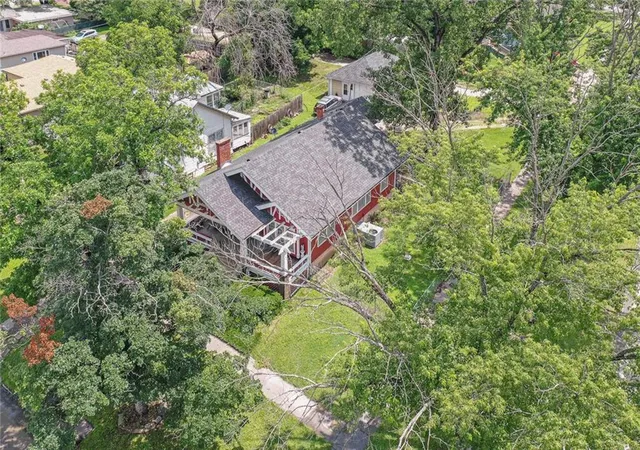 Homes for sale in Independence, KS | 416 S 6th St, Independence, KS 67301 | MLS# 2628977