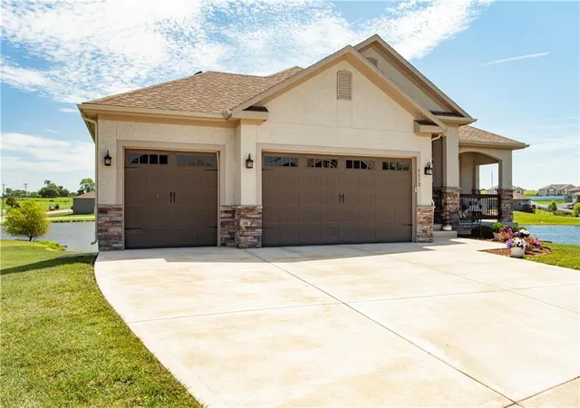 45th image of 1112 Sw Crabtree Cir, Oak Grove, MO 64075 | MLS# 2628978