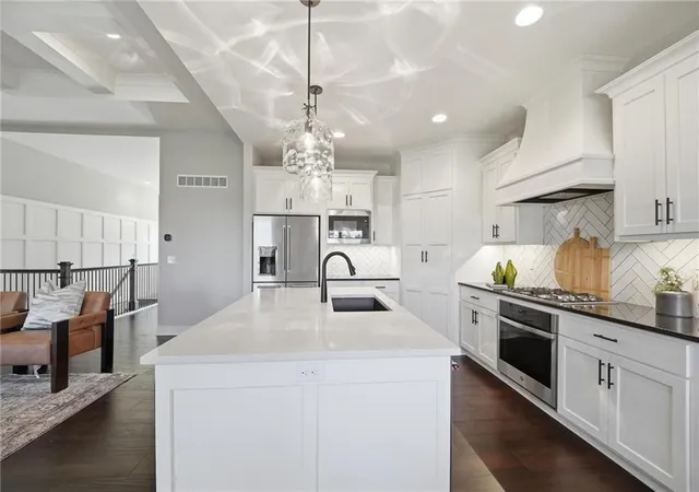 5th image of 17404 Richards St, Overland Park, KS 66221 | MLS# 2628979