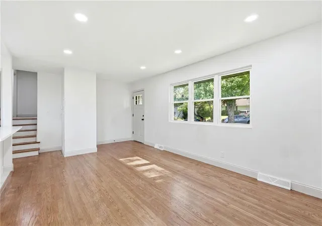 Photo 5 of Single family home for sale at 4142 N Lister Ave, Kansas City, MO 64117 | MLS# 2628982 | Listing updated on 2026-09-01