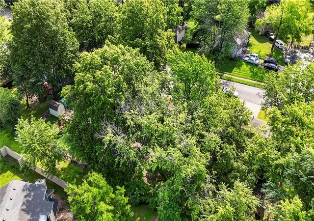 Homes for sale in Blue Springs, MO | 1021 Canterbury Rd, Blue Springs, MO 64015 | MLS# 2628983