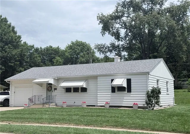 2nd image of 1613 N Mccoy St, Independence, MO 64050 | MLS# 2628991