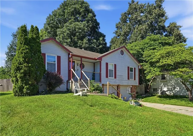 Homes for sale in Blue Springs, MO | 1108 Brook Ct, Blue Springs, MO 64015 | MLS# 2628999