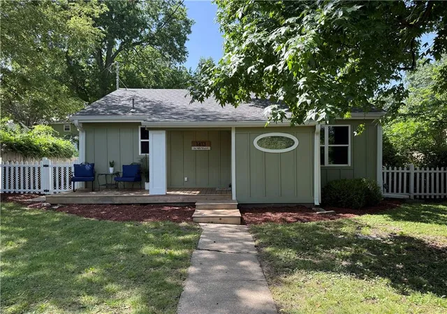 Homes for sale in Lawrence, KS | 1413 W 4th St, Lawrence, KS 66044 | MLS# 2629012