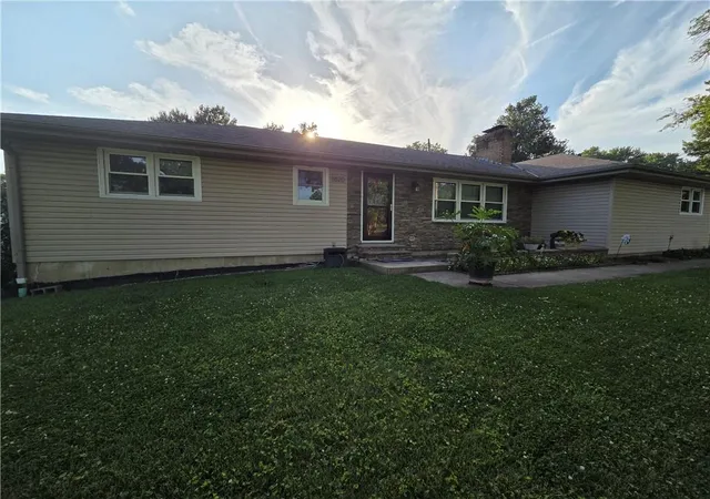 1st image of 1820 Country Club Dr, Chillicothe, MO 64601 | MLS# 2629020