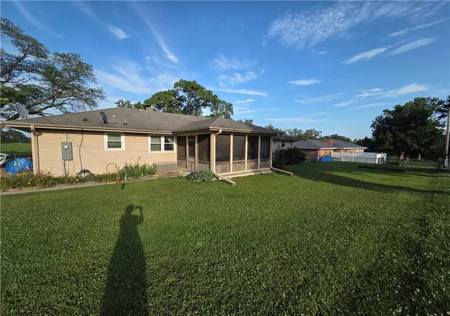 2nd image of 1820 Country Club Dr, Chillicothe, MO 64601 | MLS# 2629020