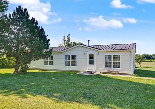 Homes for sale in Wellsville, KS | 3762 Thomas Rd Thomas Rd, Wellsville, KS 66092 | MLS# 2629021