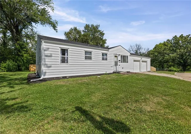 Homes for sale in Osawatomie, KS | 106 15th St, Osawatomie, KS 66064 | MLS# 2629023