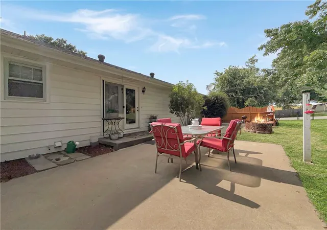Homes for sale in Carrollton, MO | 1114 Hilltop Dr, Carrollton, MO 64633 | MLS# 2629028