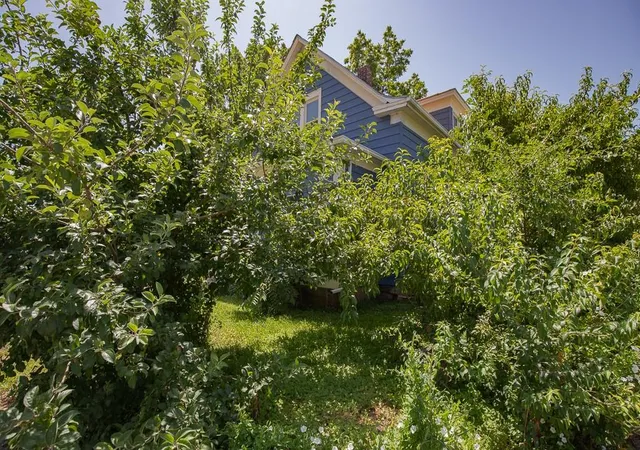 Photo 3 of Single family home for sale at 2203 E 37 Street, Kansas City, MO 64109 | MLS# 2629029 | Listing updated on 2026-07-16