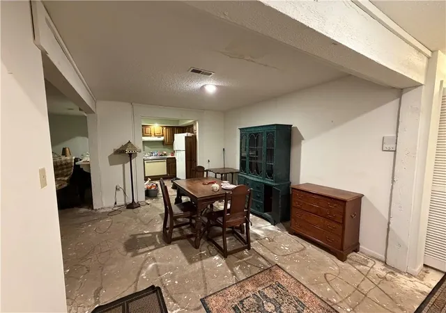 Homes for sale in Overland Park, KS | 10704 Glenwood St #B, Overland Park, KS 66211 | MLS# 2629049