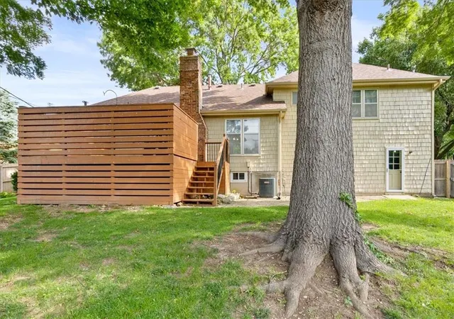 27th image of 10215 W 101st St, Overland Park, KS 66212 | MLS# 2629057