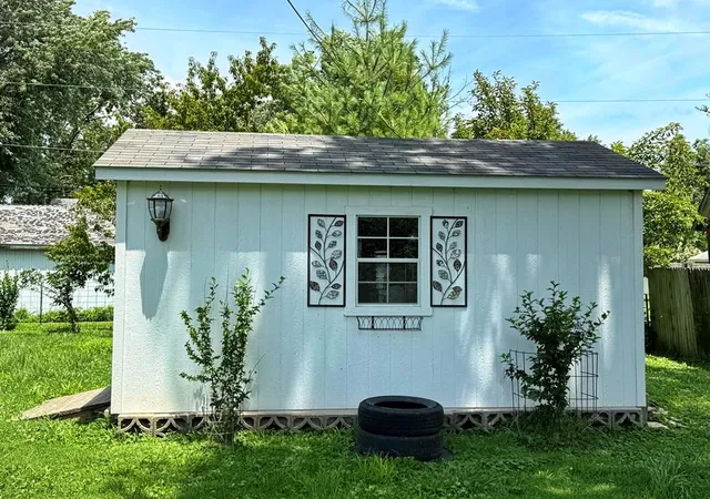 Homes for sale in Appleton City, MO | 100 N Hickory St, Appleton City, MO 64724 | MLS# 2629060