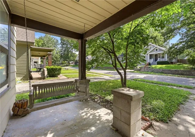 Homes for sale in Kansas City, KS | 4434 Cambridge St, Kansas City, KS 66103 | MLS# 2629078
