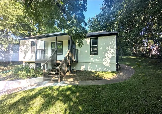Homes for sale in Blue Springs, MO | 405 S Bellemere Rd, Blue Springs, MO 64015 | MLS# 2629080