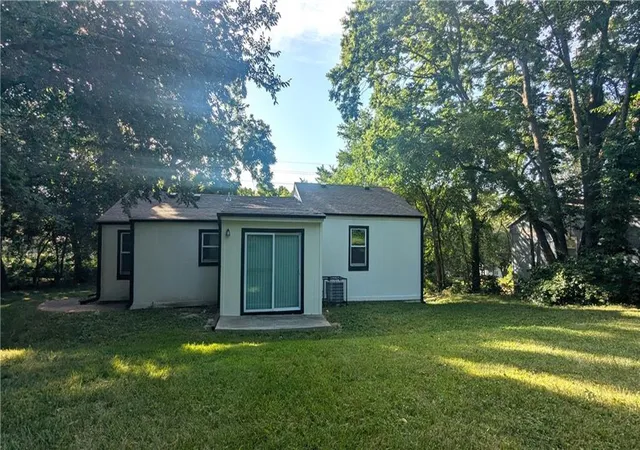 Homes for sale in Blue Springs, MO | 405 S Bellemere Rd, Blue Springs, MO 64015 | MLS# 2629080