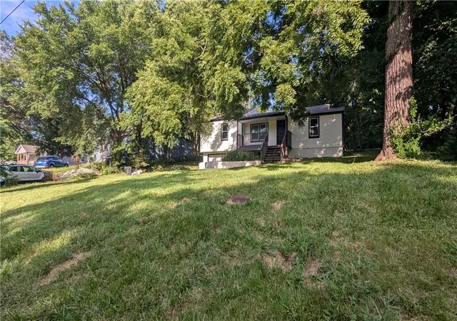 Homes for sale in Blue Springs, MO | 405 S Bellemere Rd, Blue Springs, MO 64015 | MLS# 2629080