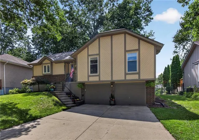 Photo 3 of Sale Pending at 3901 10th Street Ter, Blue Springs, MO 64015 | MLS# 2629082 | Listing updated on 2026-07-03