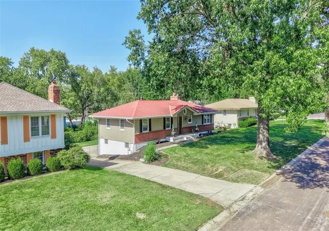 Photo 3 of Single family home for sale at 8304 Willow Way, Raytown, MO 64138 | MLS# 2629092 | Listing updated on 2026-10-13