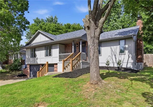 4th image of 404 Springwood Dr, Blue Springs, MO 64015 | MLS# 2629093