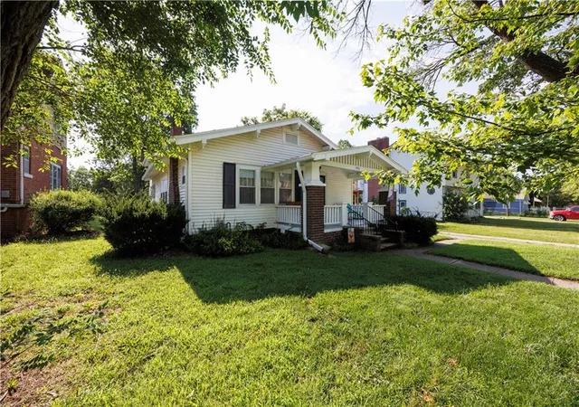 3rd image of 428 N 11Th St, Fredonia, KS 66736 | MLS# 2629094