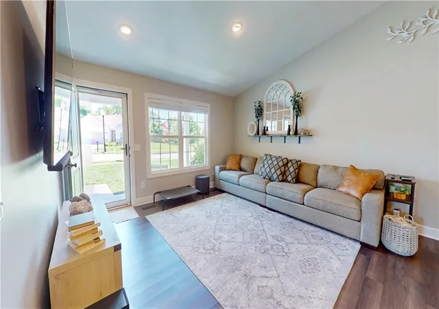 2nd image of 3209 Sheffield Ln, Saint Joseph, MO 64506 | MLS# 2629097