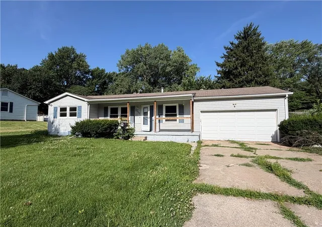 1st image of 5332 Northern Ave, Raytown, MO 64133 | MLS# 2629099