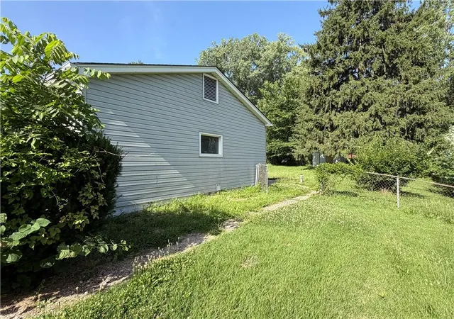 2nd image of 5332 Northern Ave, Raytown, MO 64133 | MLS# 2629099